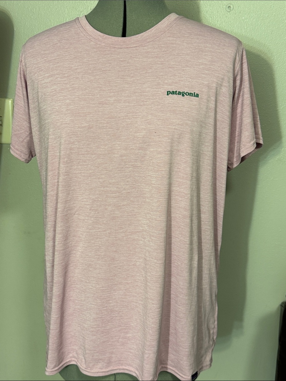 Patagonia women  Pink Crew Neck T-Shirt - Picture 3 of 5